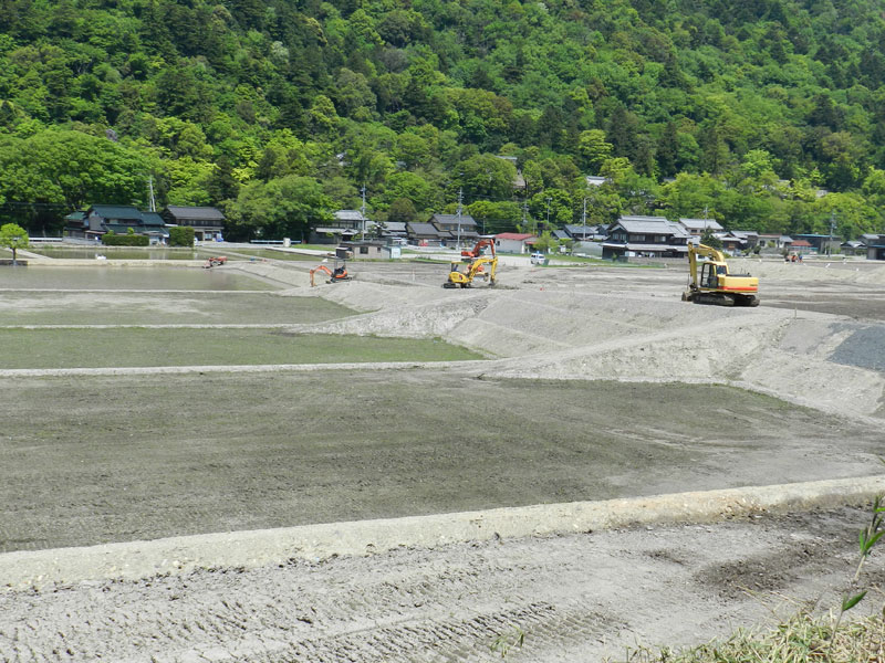 数cm単位で土を削り取りができる高い技術力